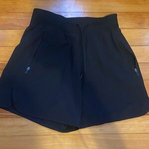 lululemon License to Train high rise short 4”